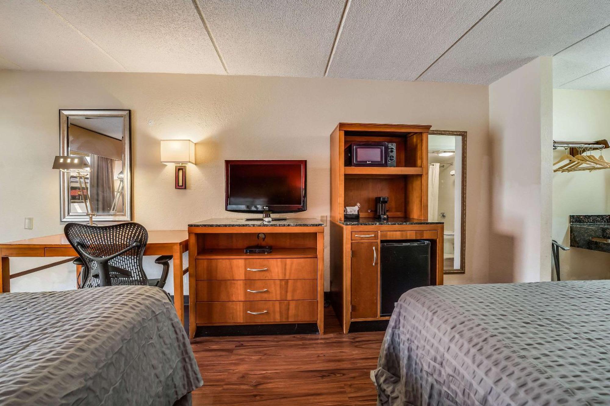 Econo Lodge Inn & Suites Griffin Buitenkant foto